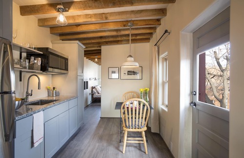 Downtown Santa Fe Apartment | Renovated Loft steps from Santa Fe Plaza, Canyon Road & Railyard District