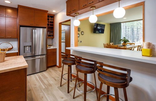 Sturgeon Bay House | Renovated Mid-Century Modern Home Near Sturgeon Bay-Your Door County Sanctuary!