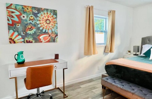 North Andrews Gardens Villa | Renovated & Modern, Near Beach & Casino, BBQ
