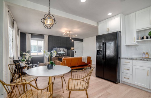 Townsite House | Renovated Monthly 2 Bedroom House in Downtown Henderson