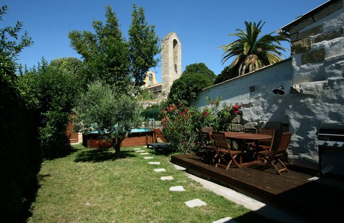 Lunel House | Renovated old house with garden and swimming pool (about 15mn from the beaches)