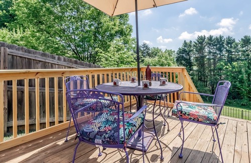 Ashley Oaks House | Renovated |Pet Friendly |Fully Fenced Yard |Large Deck |Charming Knox Home |Family Friendly |UT