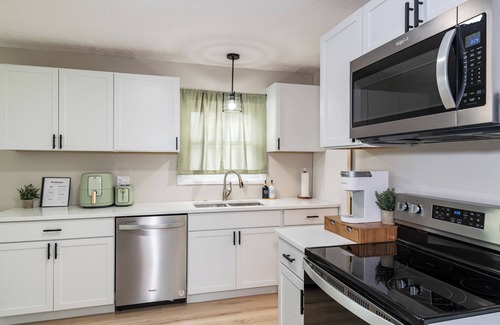 Fairborn House | Renovated Retreat, Fire-Pit, 2 King Beds