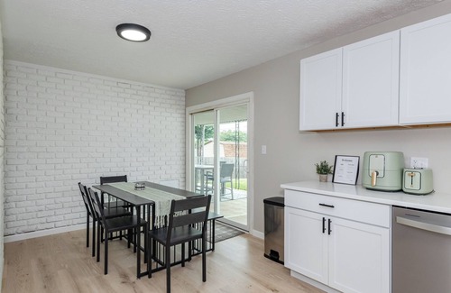 Fairborn House | Renovated Retreat, Fire-Pit, 2 King Beds