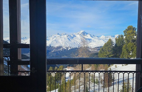 Arc-2000 Apartment | Renovated studio near center, balcony, 4 people