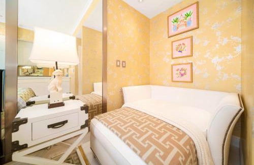 Palm Beach - West Palm Beach Apartment | Renovated studio in the heart of Palm Beach - free parking, security box