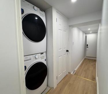 Cote-Des-Neiges—Notre-Dame-De-Grace Apartment | Renovated Studio w Parking Queen Bed and Sofa Bed