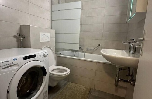 Les Charmilles Apartment | Renovated Suite Geneva City Center
