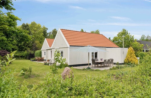 Holloselund House | Renovated summer house in Vejby/Tisvilde