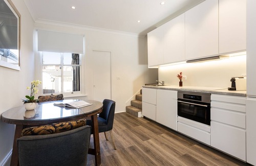 Paddington Apartment | Renovated Terrace-style Apartment Near Queen Street