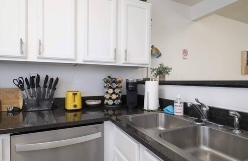 Cartersville House | Renovated Townhome Close to Everything - 8 Guests