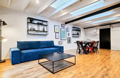 Tourcoing Apartment | Renovated two-bedroom loft veranda
