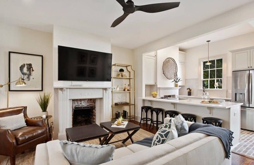 Savannah Victorian District House | Renovated Victorian District Home | Hot Tub