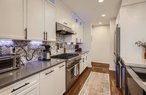 Baker House | Renovated Victorian Home in Historic neighborhood with amazing location