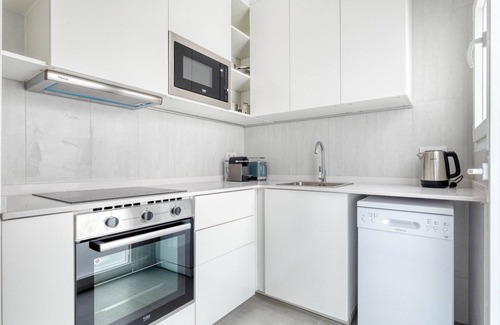 Gracia Apartment | Renovated Vila de Gràcia 3BR, by Blueground