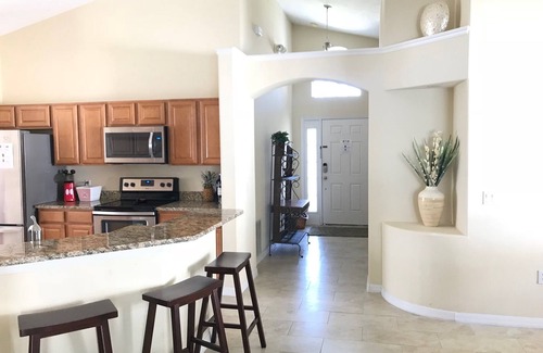 Eagle Pointe South House | Renovated Waterfront 4Bd/2Bth Home w/Pool&Spa 20Min to Disney/Shops/Universal