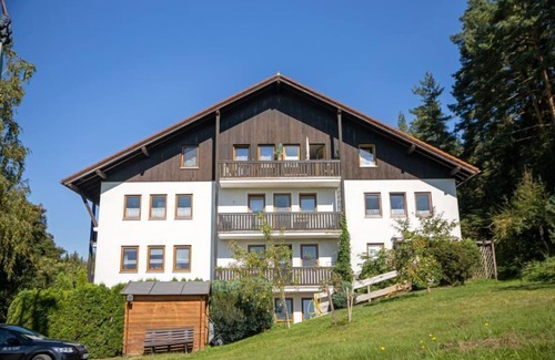 Weissenstadt Apartment | Renovierte Ferienwohnung 50qm für bis zu 4 Personen