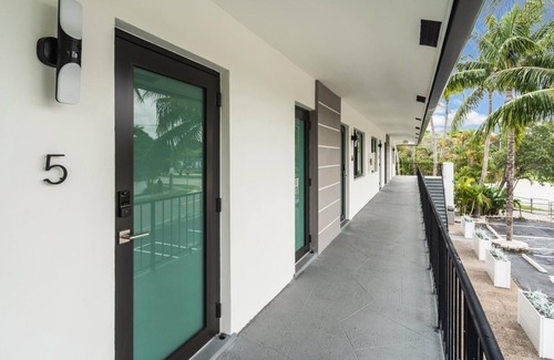 Croissant Park Condo | Rent 2/1 in Fort Lauderdale near Las Olas