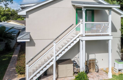 Mount Dora Apartment | Rent 2 nights get 1 free! Cozy Studio! 5 min drive to DT Mt Dora!