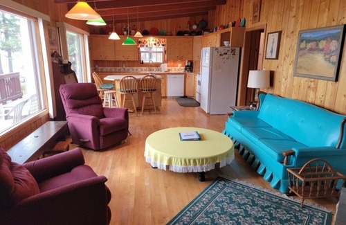 Coolin House | Rent a Local Artist's studio home on Steamboat Bay on Beautiful Priest Lake, ID