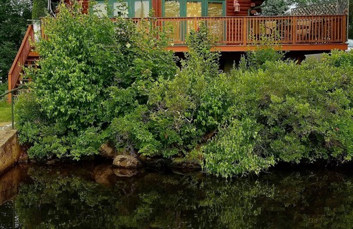Northwood Cabin | Rent a log home on a private peninsula on Northwood Lake. Enjoy Paradise!