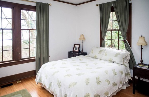 South Colby House | Rent a moment in history at Fern Cove Nature Preserve's Belle Baldwin House