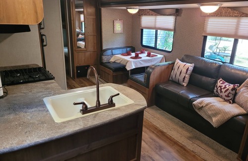 Painters Hill House | Rent an AWESOME RV at the beach! Sleeps 8 plus outdoor kitchen!