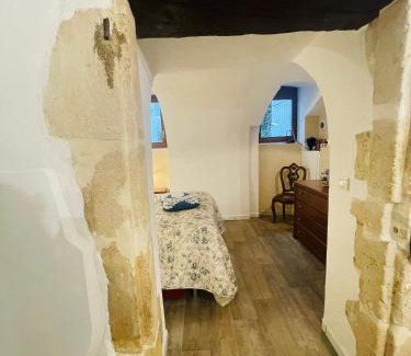 Saint Nicolas - Charles III - Ville vieille - Trois Maisons - Leopold Bed & Breakfast | Rent big room with breakfast free in old city