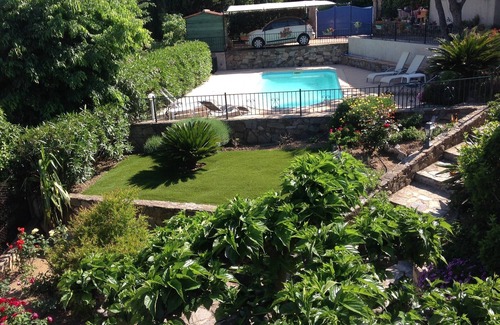 Grimaud House | rent ground garden