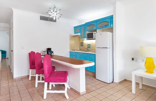 North Hotel Zone Resort | RENT OUT OUR BEACHFRONT TIMESHARE @ Villa Del Palmar Puerto Vallarta