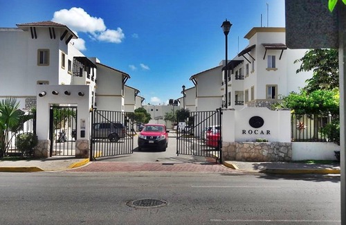 Puerto Juarez Apartment | Rent Private Apartment With Pool and Parking