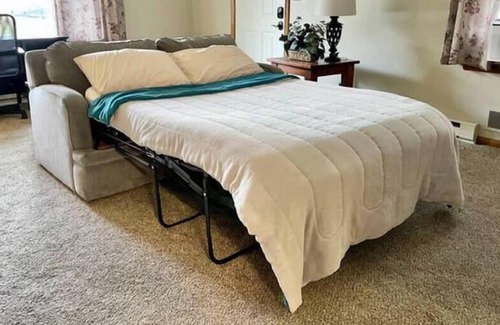 Acton House | Rent TWO unit In Indianapolis. Sleeps 10!