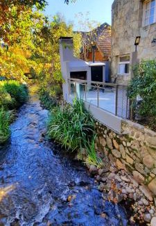 San Martin de los Andes Apartment | Rentahouse-smandes Casa con arroyo