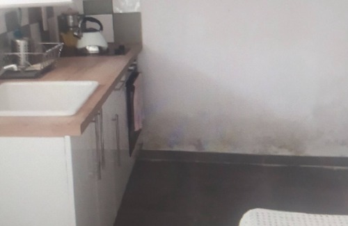 Theziers Apartment | RENTAL - INDEPENDENT APARTMENT ON THE GROUND FLOOR OF A HOUSE.