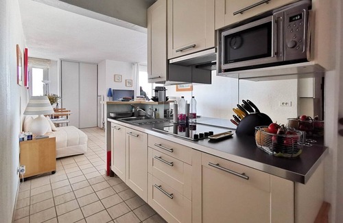 La Faviere Apartment | Rental of a 2 rooms apartment, for up to 4 persons, in a residence with a pool, in the La.