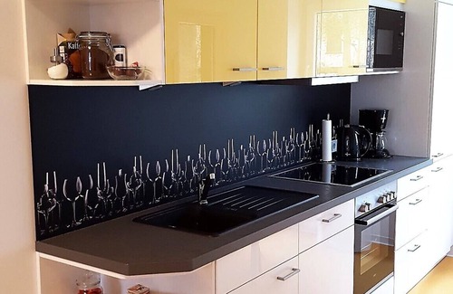 Schleswig Apartment | Rental-Standard-Private Bathroom-Balcony-Ferienwohnung OG