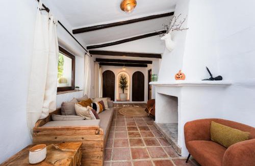 El Rescate Villa | RentitSpain Cortijo Rural Fandango 2 Confort y Montañas