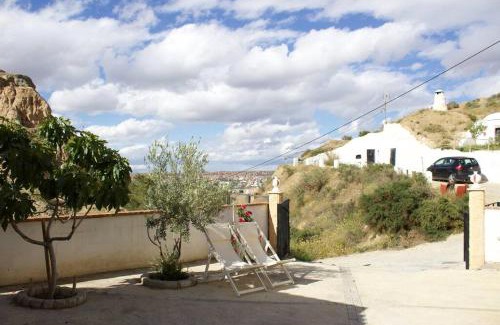 Guadix House | RentitSpain El Rincón, Casa Cueva en Guadix