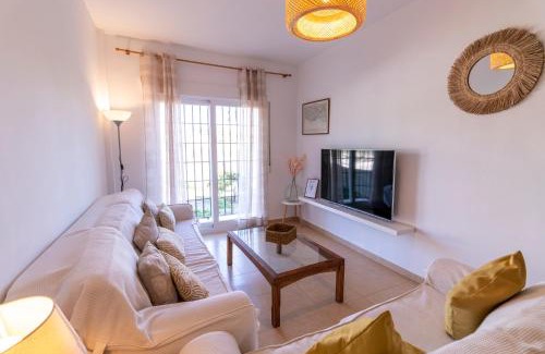 Salobrena Apartment | RentitSpain La Guardia Salobreña Confort y Deportes