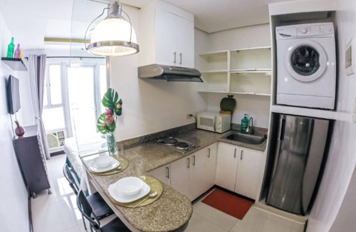 Ermita Night District Hotel | RentXpressOnline Best Place To Stay