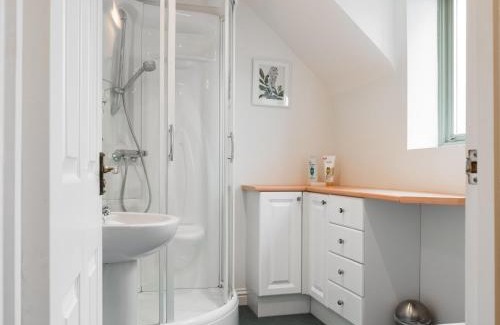 South Leigh House | Renwood