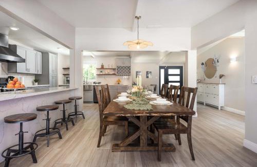 Agua Dulce Villa | Reseda 4BR Pool Villa Hot Tub Arcade & Biliard