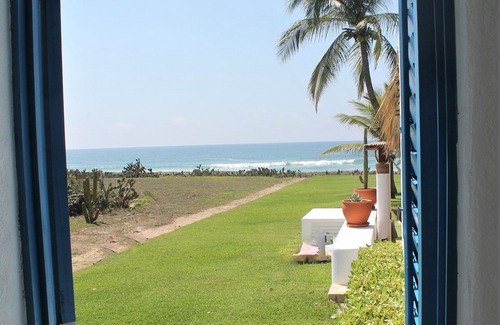 Santa Maria Colotepec Villa | Reserve your September getaway and enjoy a 10% discount on your ideal vacation.