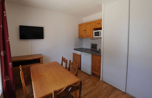 Besse-et-Saint-Anastaise Apartment | Residence le bois de la Reine * - 2 room apartment 2/4 people