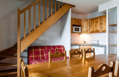 Besse-et-Saint-Anastaise Apartment | Residence le bois de la reine * - 3 room duplex apartment cabin 6/8 pers