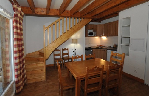 Besse-et-Saint-Anastaise Apartment | Residence le bois de la reine * - 3 room duplex apartment cabin 6/8 pers