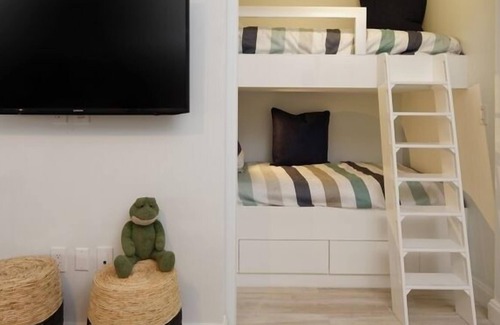 Seven Mile Beach Condo | Residence 302 2 Bedroom Condo by Redawning
