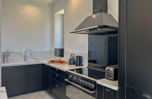 Vaison-la-Romaine House | RESIDENCE 5* SPA SAINT QUENIN®️-30PERS-AIR-CONDITIONING-HEATED POOL-SPA 100M2