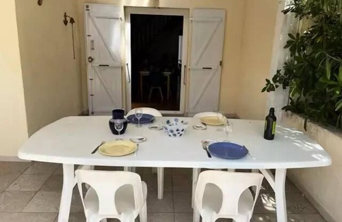Saint-Pierre-la-Mer Villa | Residence 8argo83-saint Pierre La Mer - Vintage family house 100m from the beach 8ARGO83