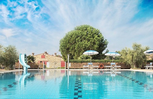 Rosignano Marittimo Apartment | Residence a Vada con piscina